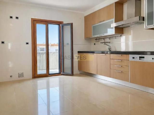 Apartment T2 in Alto do Seixalinho, Santo André e Verderena, Barreiro