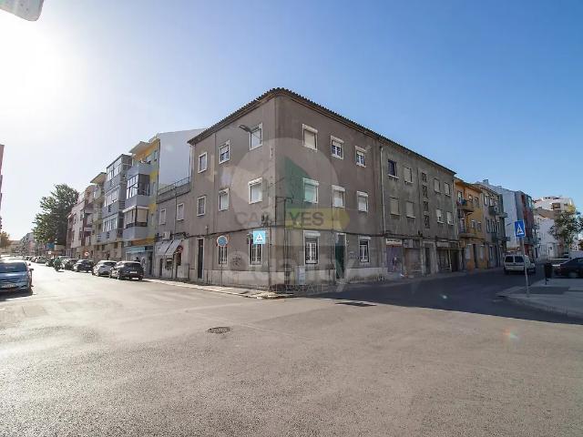 Apartment T2 in Alto do Seixalinho, Santo André e Verderena, Barreiro