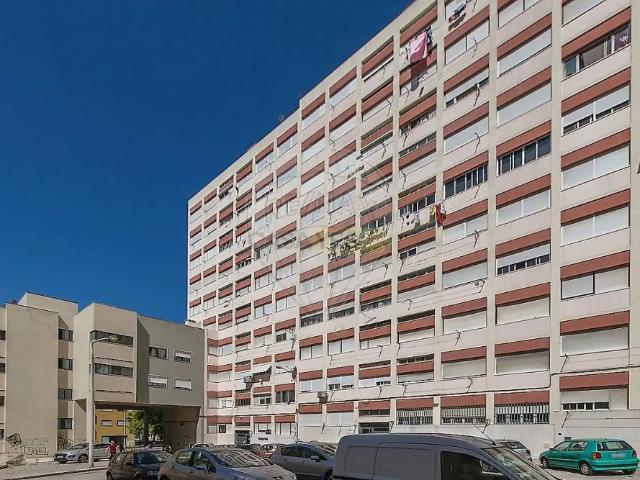Apartment T2 in Alto do Seixalinho, Santo André e Verderena, Barreiro