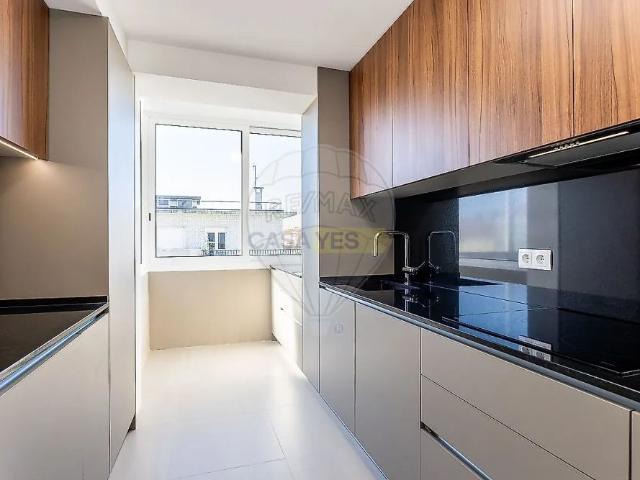 Apartment T2 in Alvalade, Lisboa