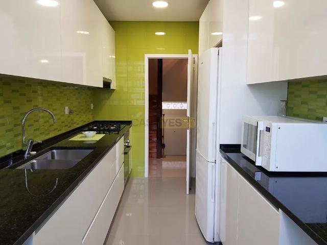 Apartment T2 in Alvalade, Lisboa