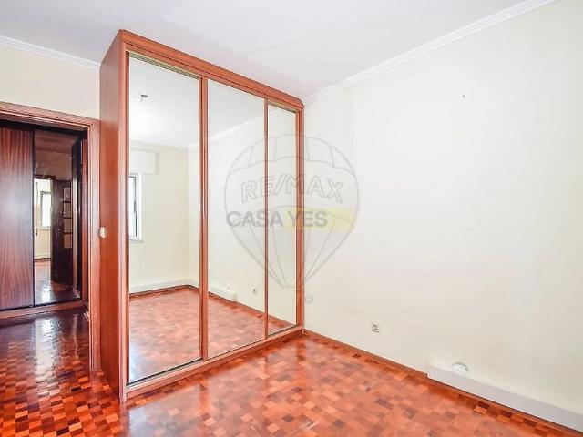 Apartment T2 in Alvalade, Lisboa