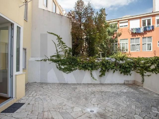 Apartment T2 in Alcântara, Lisboa