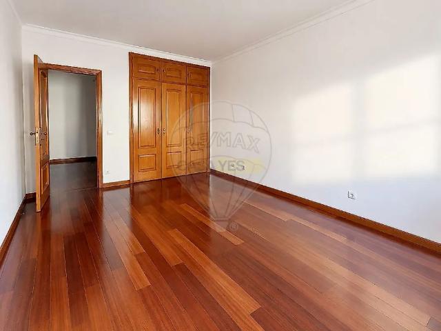 Apartment T2 in Algés, Linda a Velha e Cruz Quebrada Dafundo, Oeiras