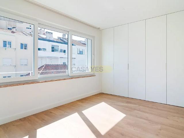 Apartment T2 in Algés, Linda a Velha e Cruz Quebrada Dafundo, Oeiras