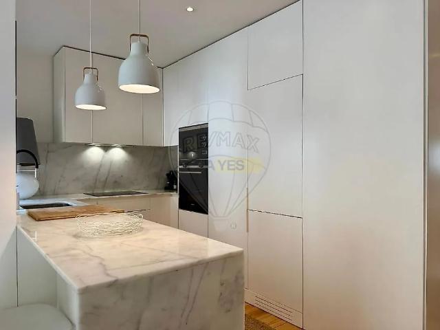 Apartment T2 in Algés, Linda a Velha e Cruz Quebrada Dafundo, Oeiras