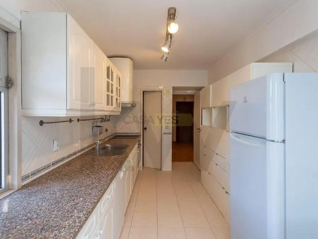 Apartment T2 in Algés, Linda a Velha e Cruz Quebrada Dafundo, Oeiras