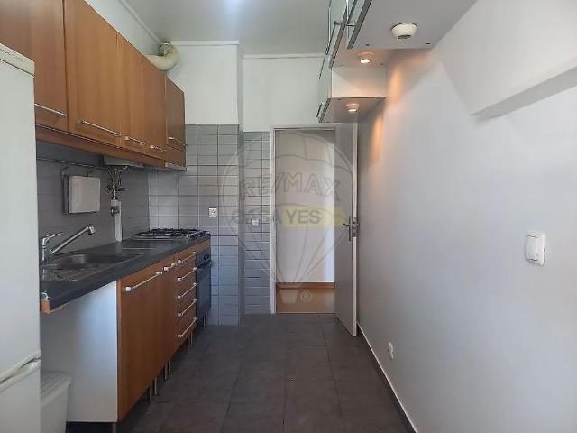 Apartment T2 in Algés, Linda a Velha e Cruz Quebrada Dafundo, Oeiras