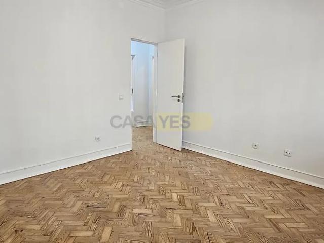 Apartment T2 in Almada, Cova da Piedade, Pragal e Cacilhas, Almada