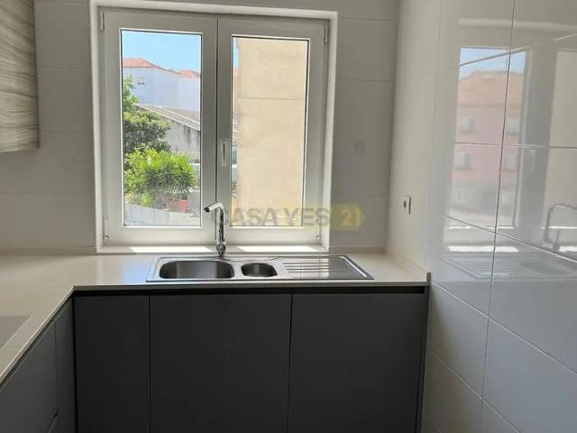 Apartment T2 in Almada, Cova da Piedade, Pragal e Cacilhas, Almada