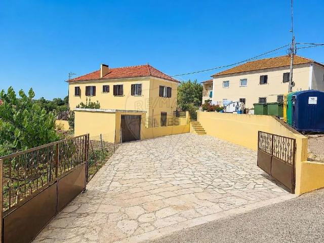 Apartment T2 in Almargem do Bispo, Pêro Pinheiro e Montelavar, Sintra