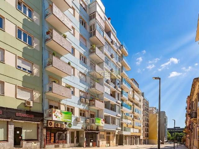 Apartment T2 in Areeiro, Lisboa