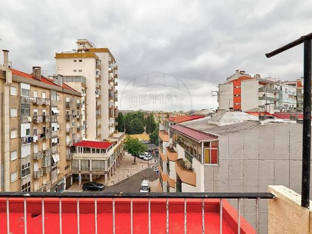 Apartment T2 in Benfica, Lisboa