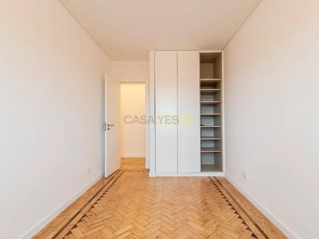 Apartment T2 in Benfica, Lisboa