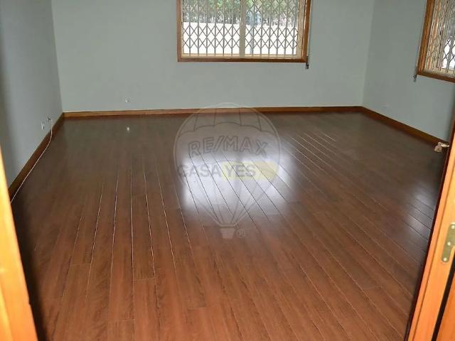 Apartment T2 in Gulpilhares e Valadares, Vila Nova de Gaia