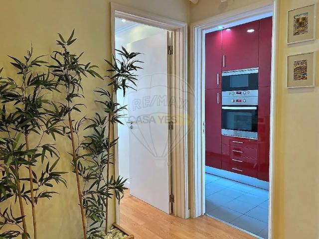 Apartment T2 in Encosta do Sol, Amadora