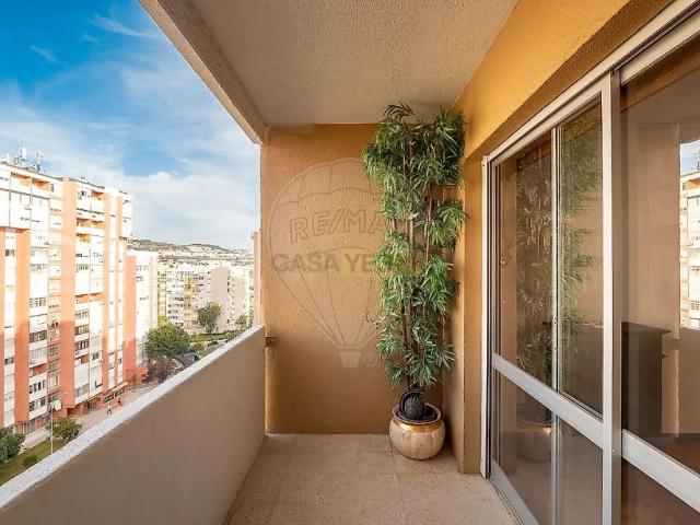 Apartment T2 in Encosta do Sol, Amadora