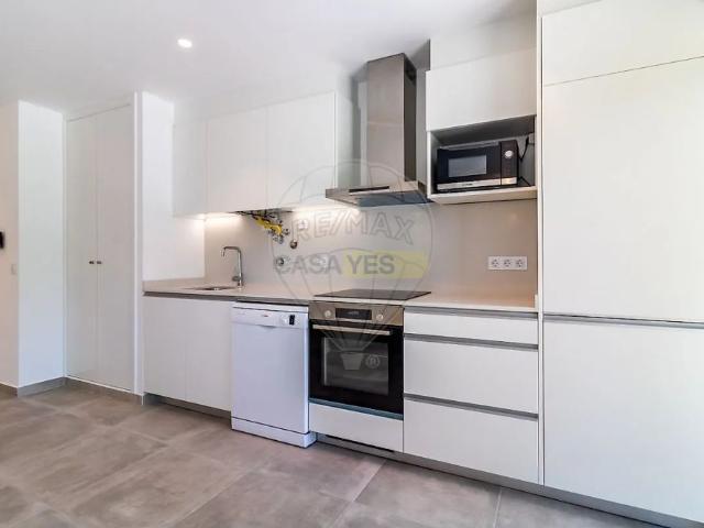 Apartment T2 in Faro Sé e São Pedro, Faro