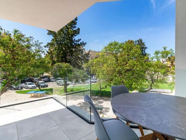 Apartment T2 in Faro Sé e São Pedro, Faro