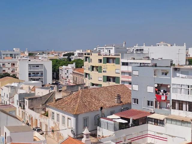 Apartment T2 in Faro Sé e São Pedro, Faro