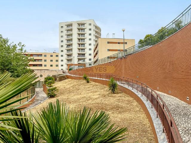 Apartment T2 in Oeiras e São Julião da Barra, Paço de Arcos e Caxias, Oeiras