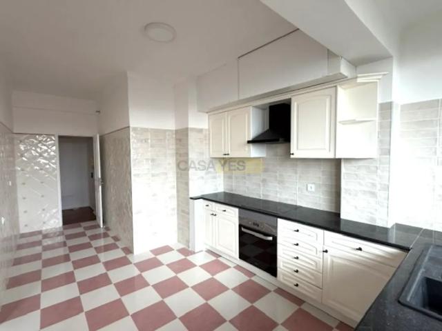 Apartment T2 in Oeiras e São Julião da Barra, Paço de Arcos e Caxias, Oeiras