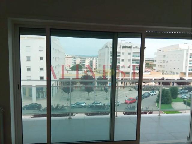 Apartment T2 in Oeiras e São Julião da Barra, Paço de Arcos e Caxias, Oeiras