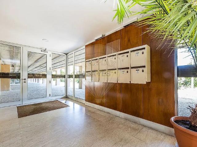 Apartment T2 in Oeiras e São Julião da Barra, Paço de Arcos e Caxias, Oeiras