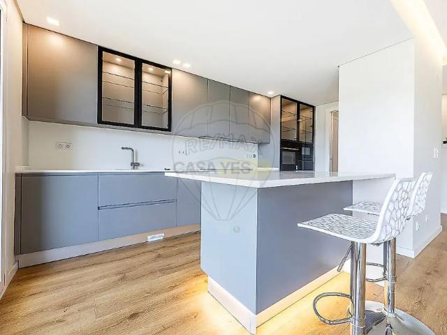 Apartment T2 in Loures, Loures