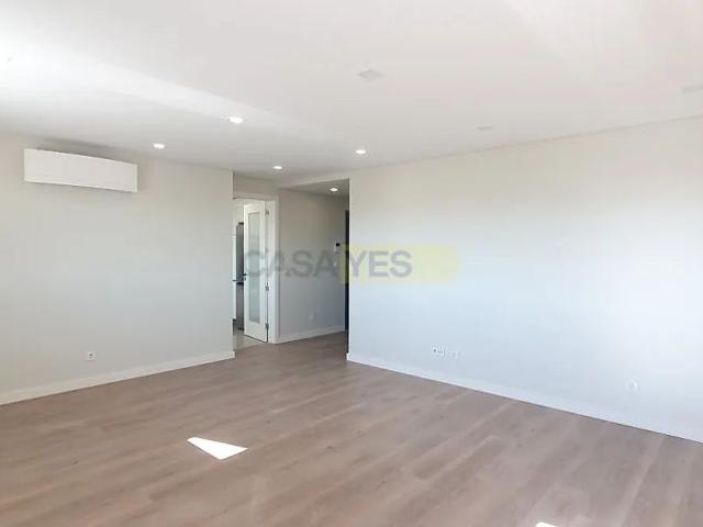 Apartment T2 in Loures, Loures
