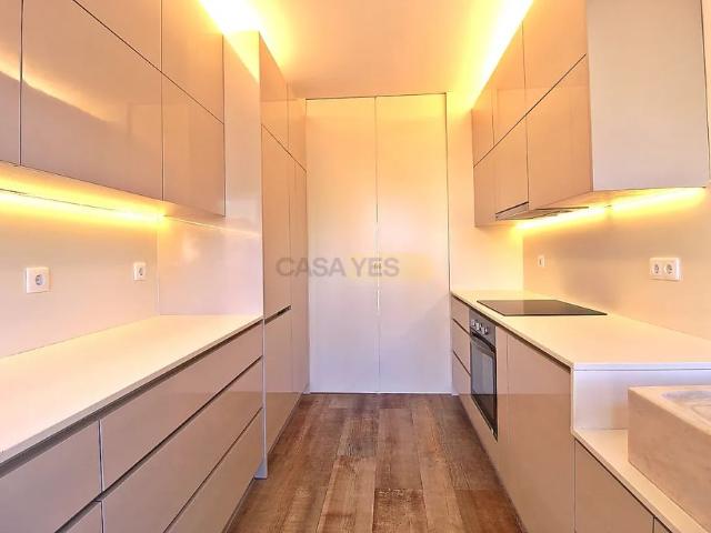Apartment T2 in Lordelo do Ouro e Massarelos, Porto