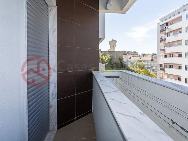 Apartment T2 in Laranjeiro e Feijó, Almada