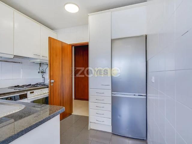 Apartment T2 in Lumiar, Lisboa