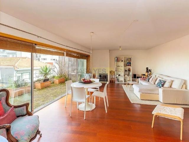Apartment T2 in Matosinhos e Leça da Palmeira, Matosinhos