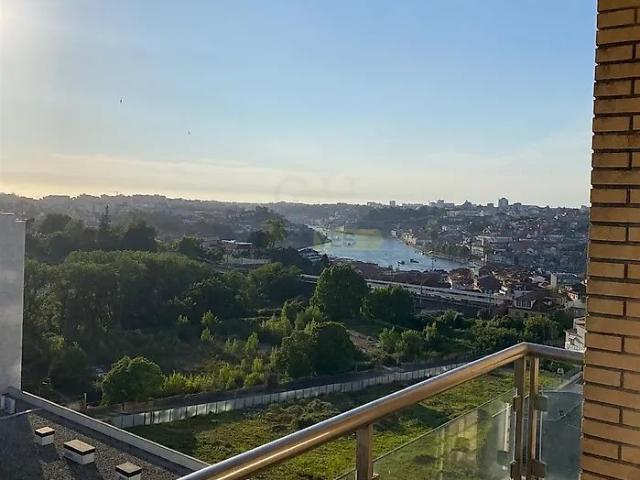 Apartment T2 in Mafamude e Vilar do Paraíso, Vila Nova de Gaia