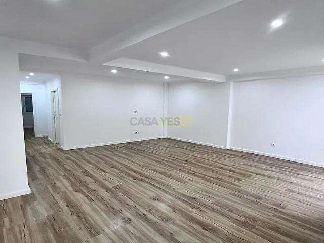 Apartment T2 in Mina de Água, Amadora