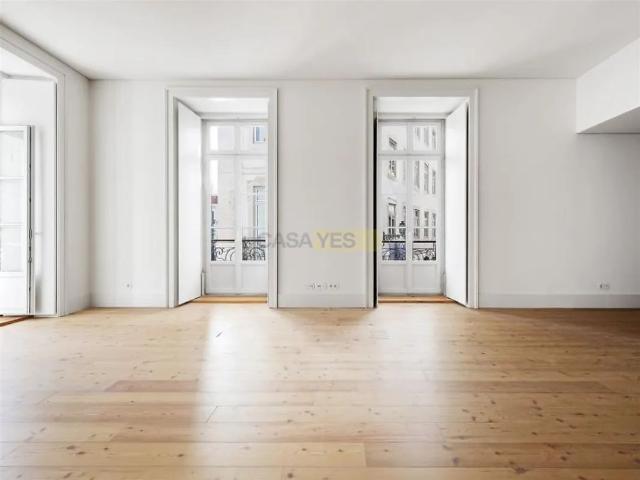 Apartment T2 in Misericórdia, Lisboa