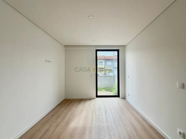 Apartment T2 in São Mamede de Infesta e Senhora da Hora, Matosinhos