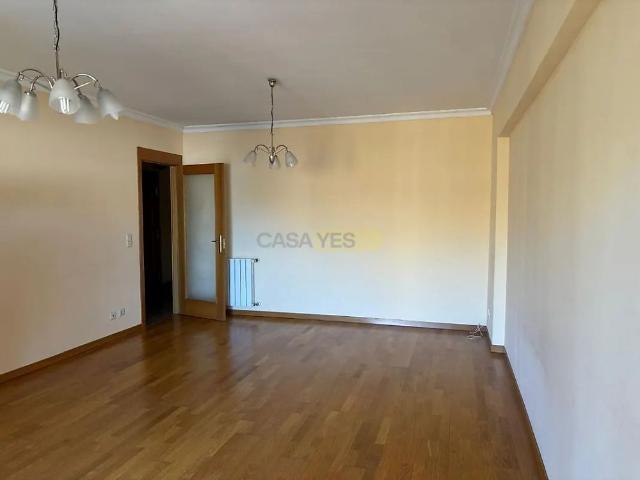 Apartment T2 in São Mamede de Infesta e Senhora da Hora, Matosinhos