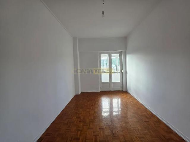 Apartment T2 in São Domingos de Benfica, Lisboa
