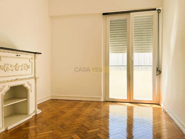 Apartment T2 in São Domingos de Benfica, Lisboa