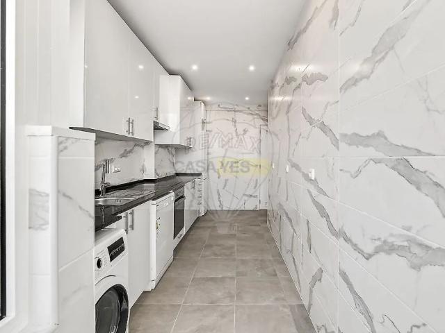 Apartment T2 in São Domingos de Benfica, Lisboa