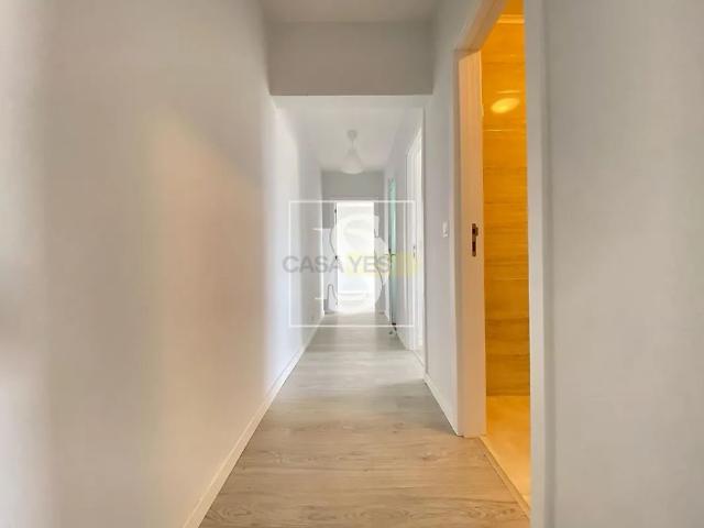 Apartment T2 in Santo António da Charneca, Barreiro