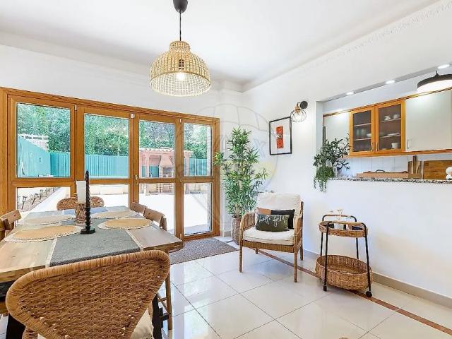 Apartment T2 in Santo António dos Cavaleiros e Frielas, Loures