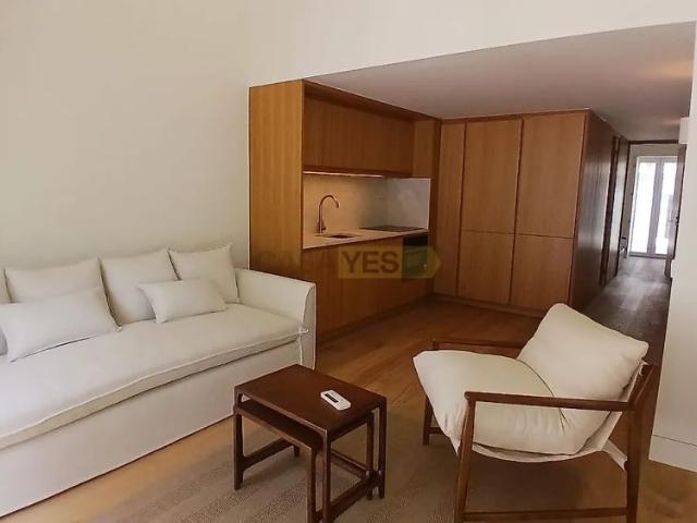 Apartment T2 in Santo António dos Cavaleiros e Frielas, Loures