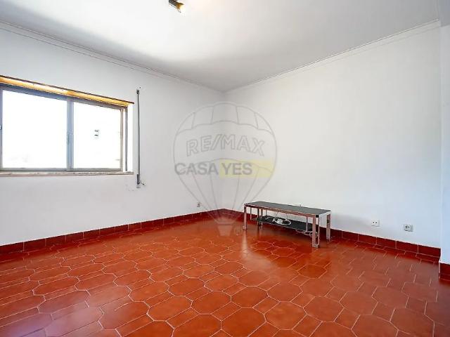Apartment T2 in Santo António dos Olivais, Coimbra