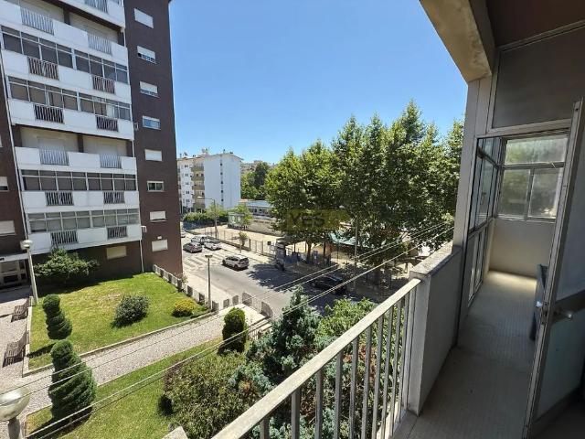Apartment T2 in Santo António dos Olivais, Coimbra