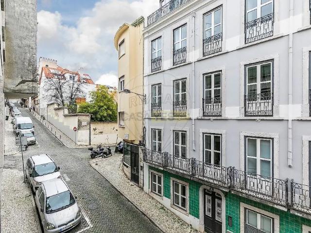Apartment T2 in Santo António, Lisboa