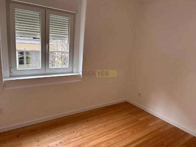 Apartment T2 in Santo António, Lisboa