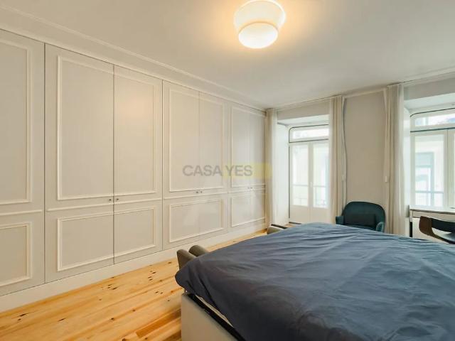 Apartment T2 in Santo António, Lisboa